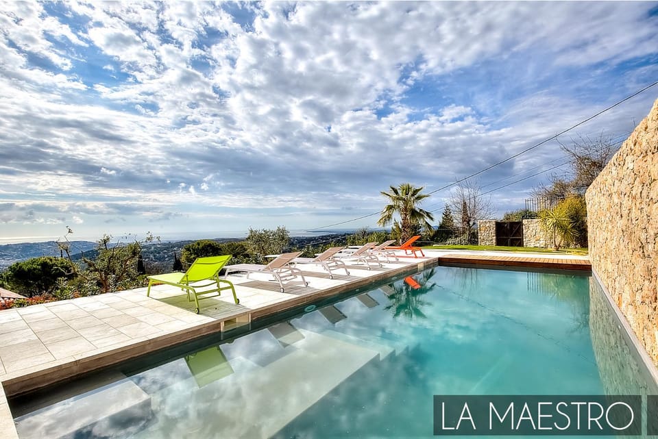 Domaine du Peyrouas Villa in French Riviera
