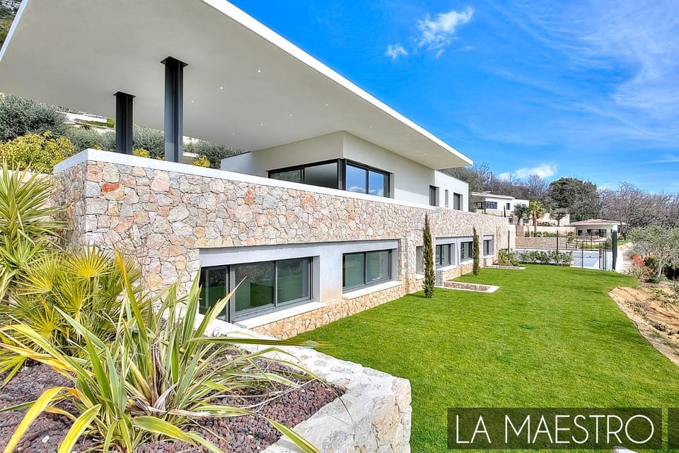Domaine du Peyrouas Villa in French Riviera