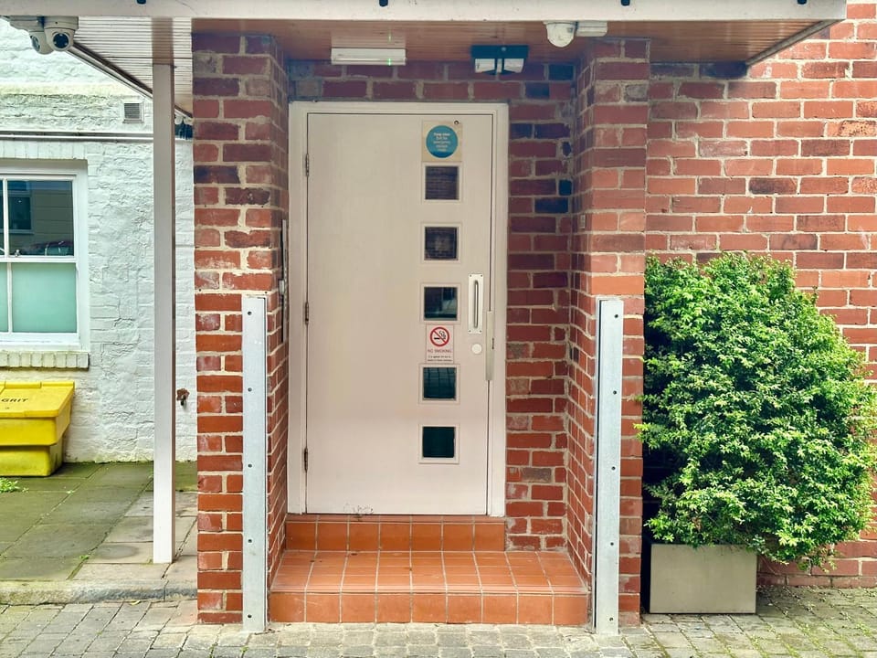 Facade/entrance