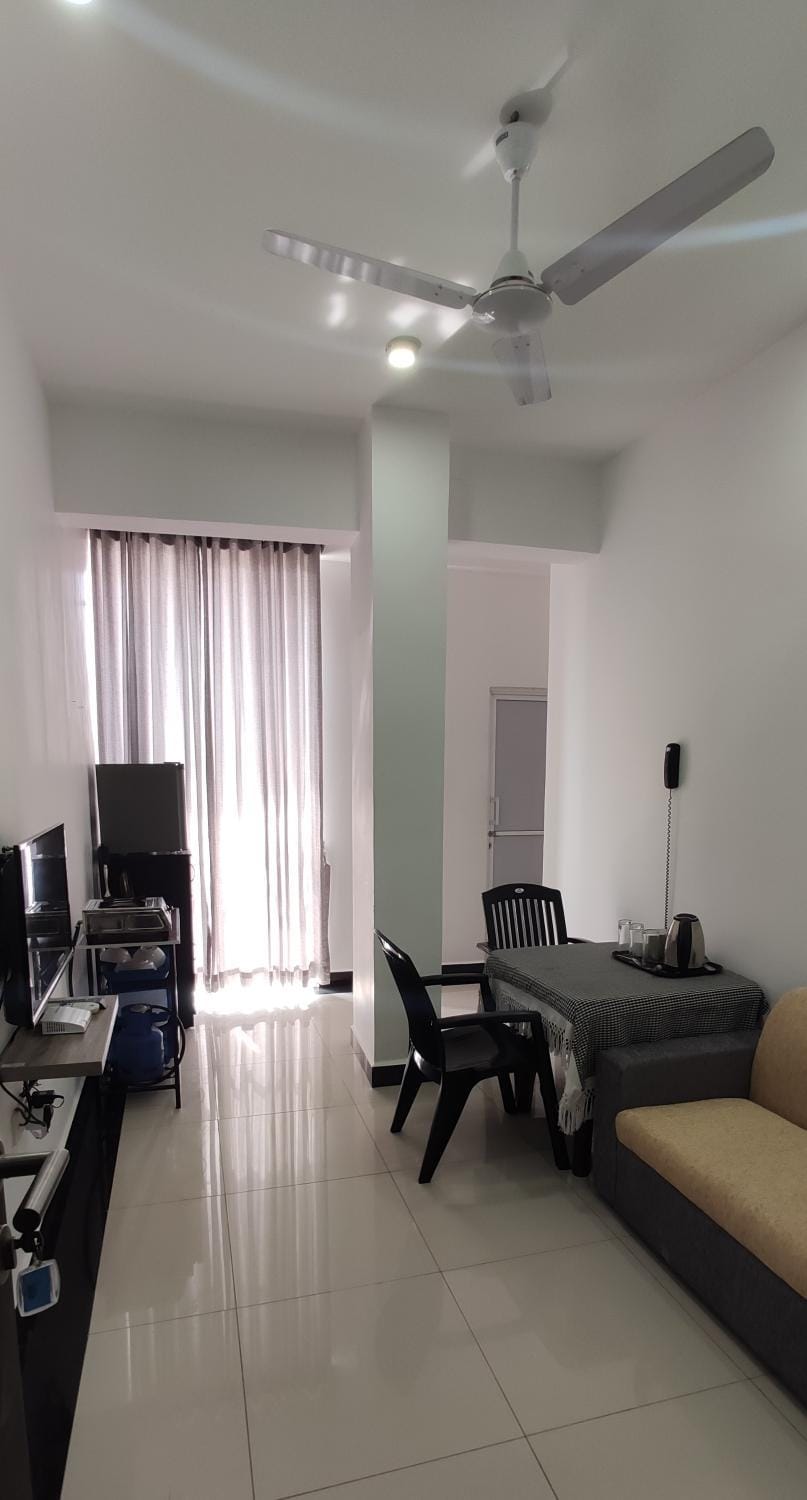 TV and multimedia, Kitchen or kitchenette, Living room, Seating area, Dining area