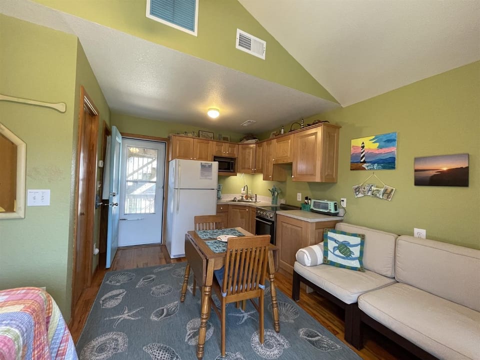 19 Oceans Door West Condo Apartment in Hatteras Island
