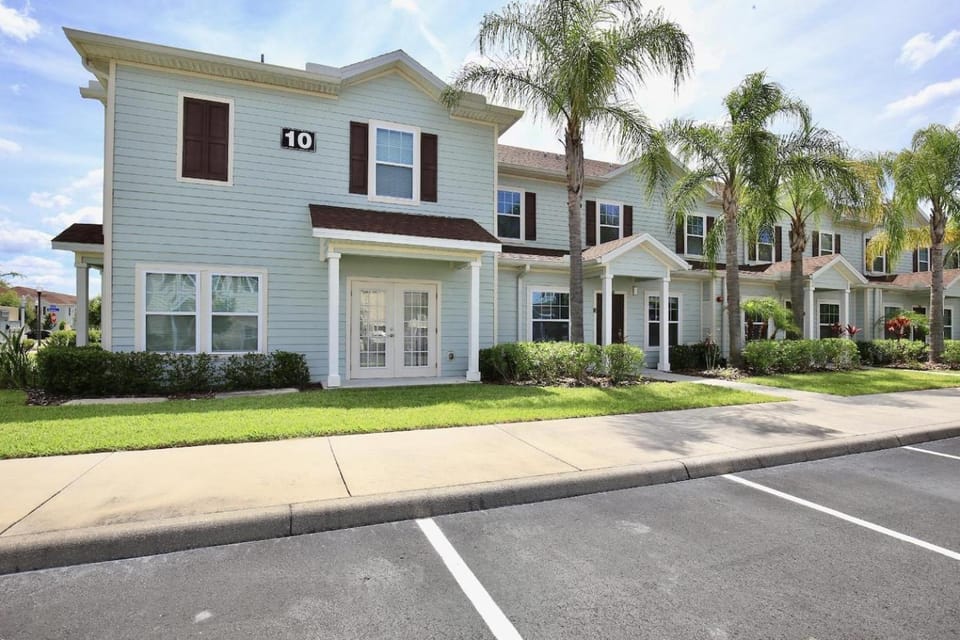 Amazing private townhouse in gated community with amenities Great location, near Disney! House in Four Corners
