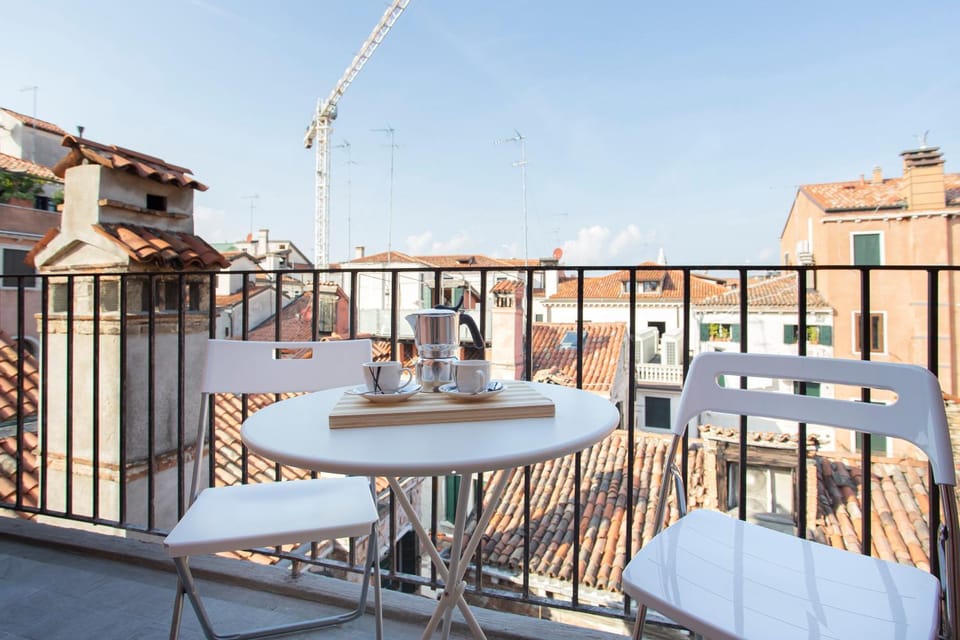 Property building, Balcony/Terrace