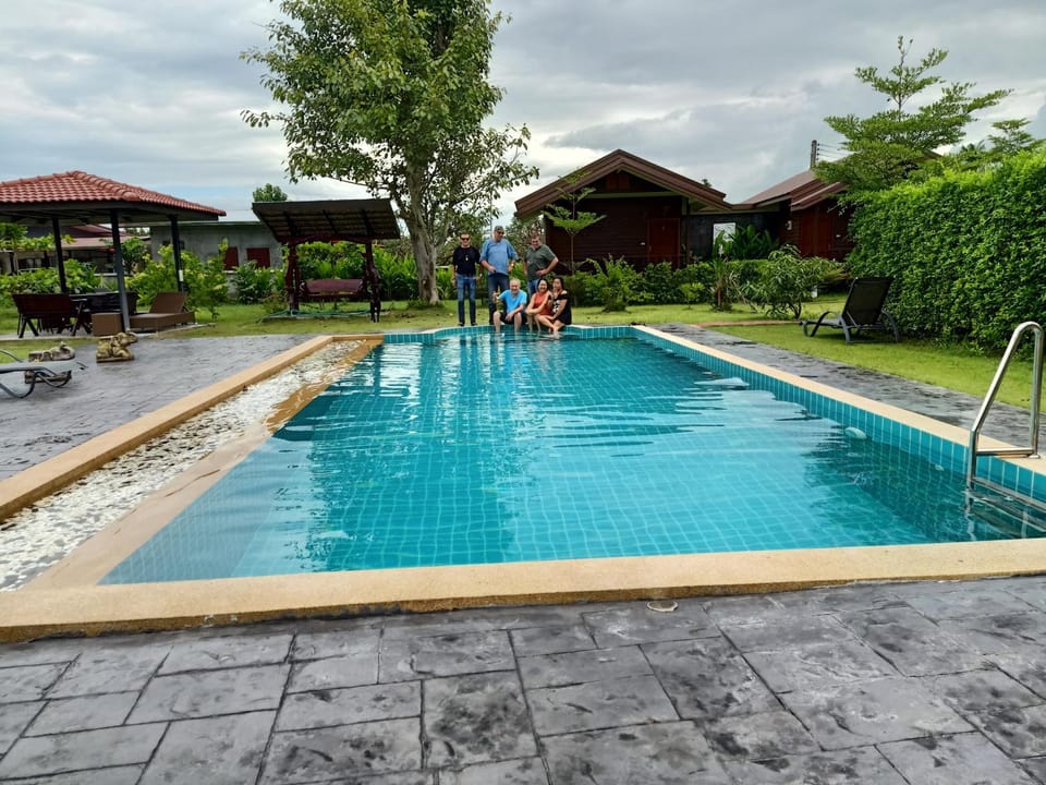 Day, Swimming pool