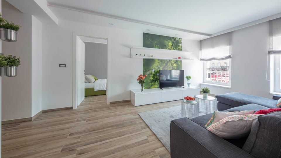 Living room, City view, Landmark view