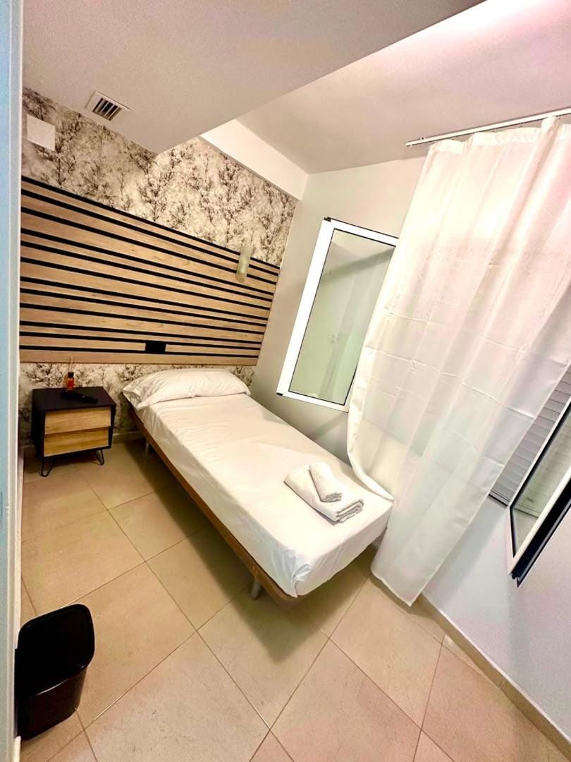 Hostal Alegria Alicante Bed and Breakfast in Alicante