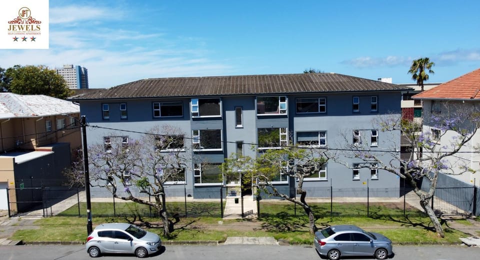Property building, Patio, View (from property/room), Balcony/Terrace, Garden view, Quiet street view