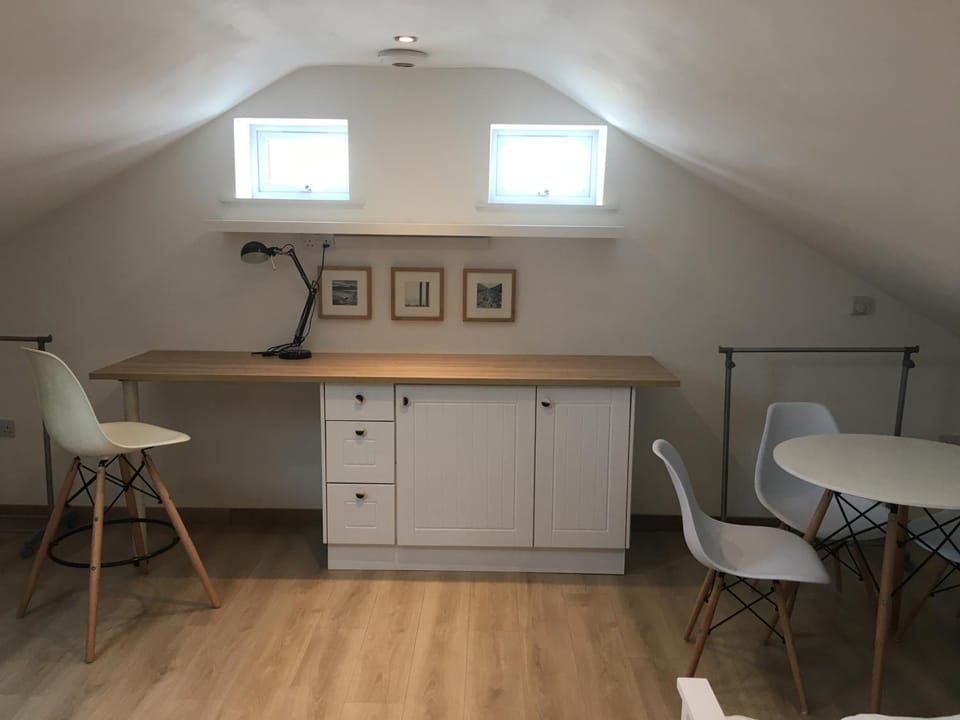 Oak Tree Studio Apartment in Wycombe District
