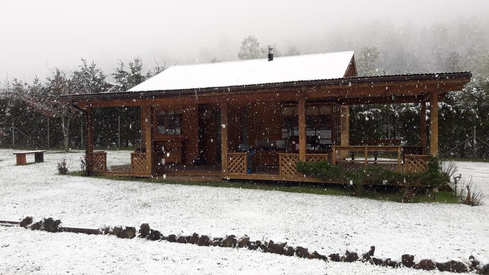 Dos Oregones Caburgua House in Pucon