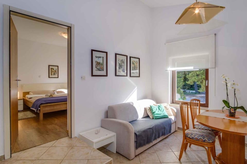 Living room, Seating area, Dining area, Bedroom