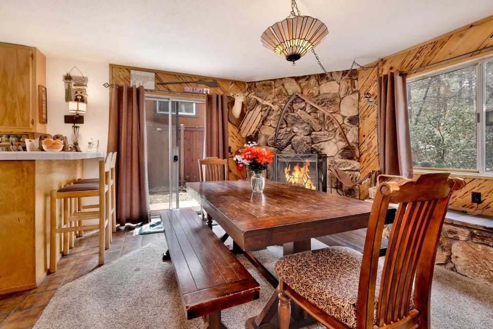 Popko's Place Resort Chalet by Big Bear Vacations House in Big Bear