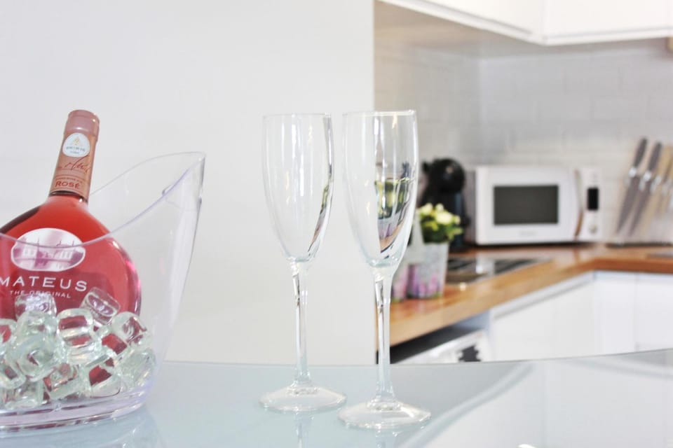 Decorative detail, Drinks