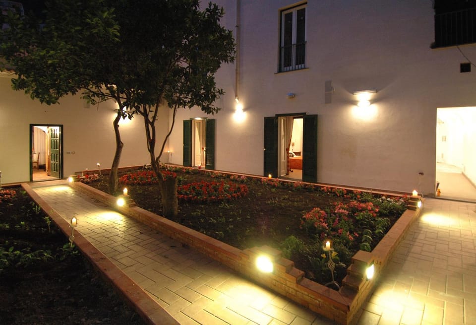 Property building, Spring, Night, Summer, Garden, Balcony/Terrace, Decorative detail, On site