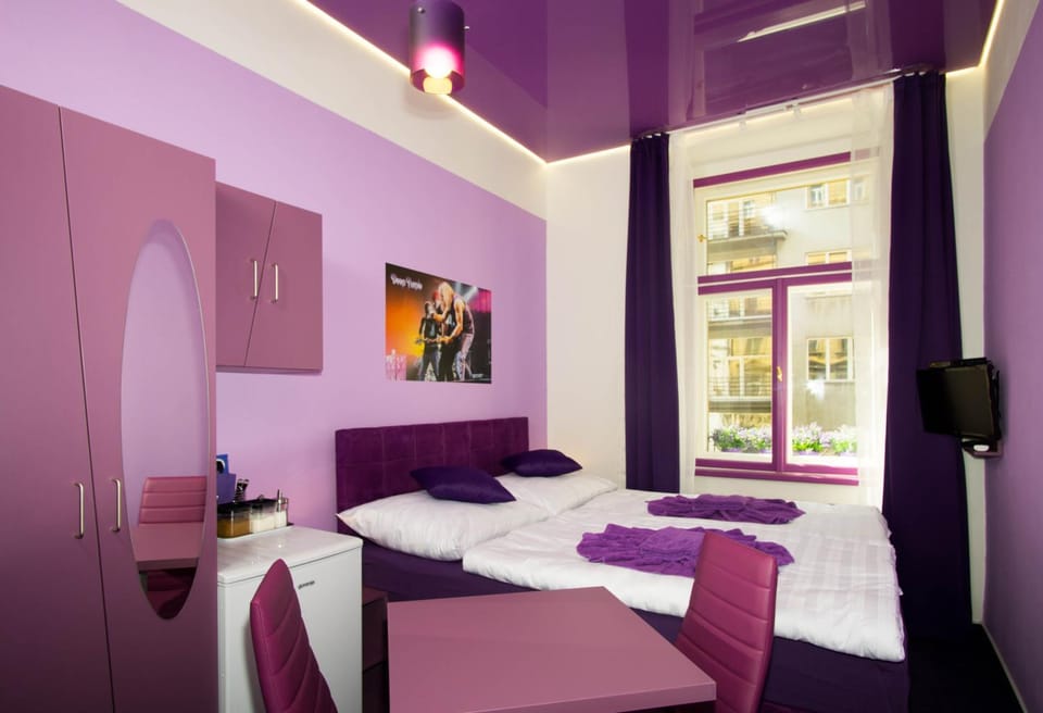 Bed, Photo of the whole room