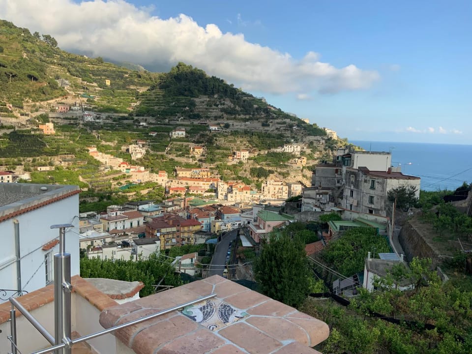 View (from property/room), Balcony/Terrace, City view