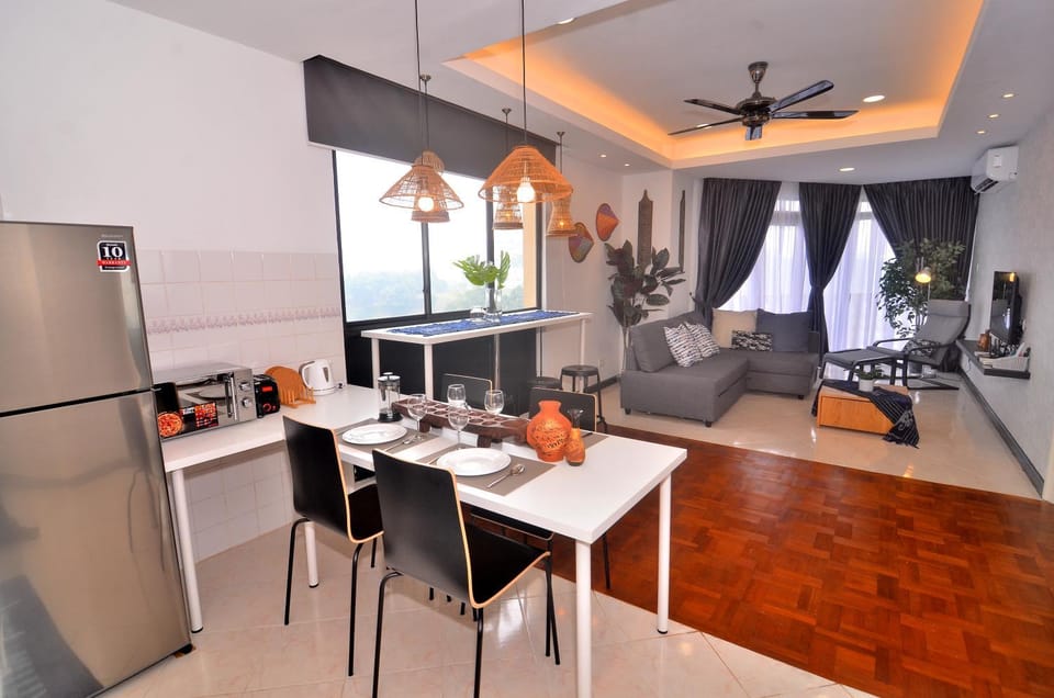 New Riverbank Suites - Waterfront Kuching City Apartment in Kuching