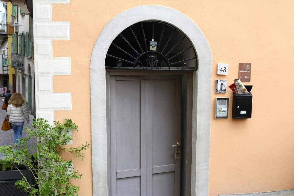Facade/entrance