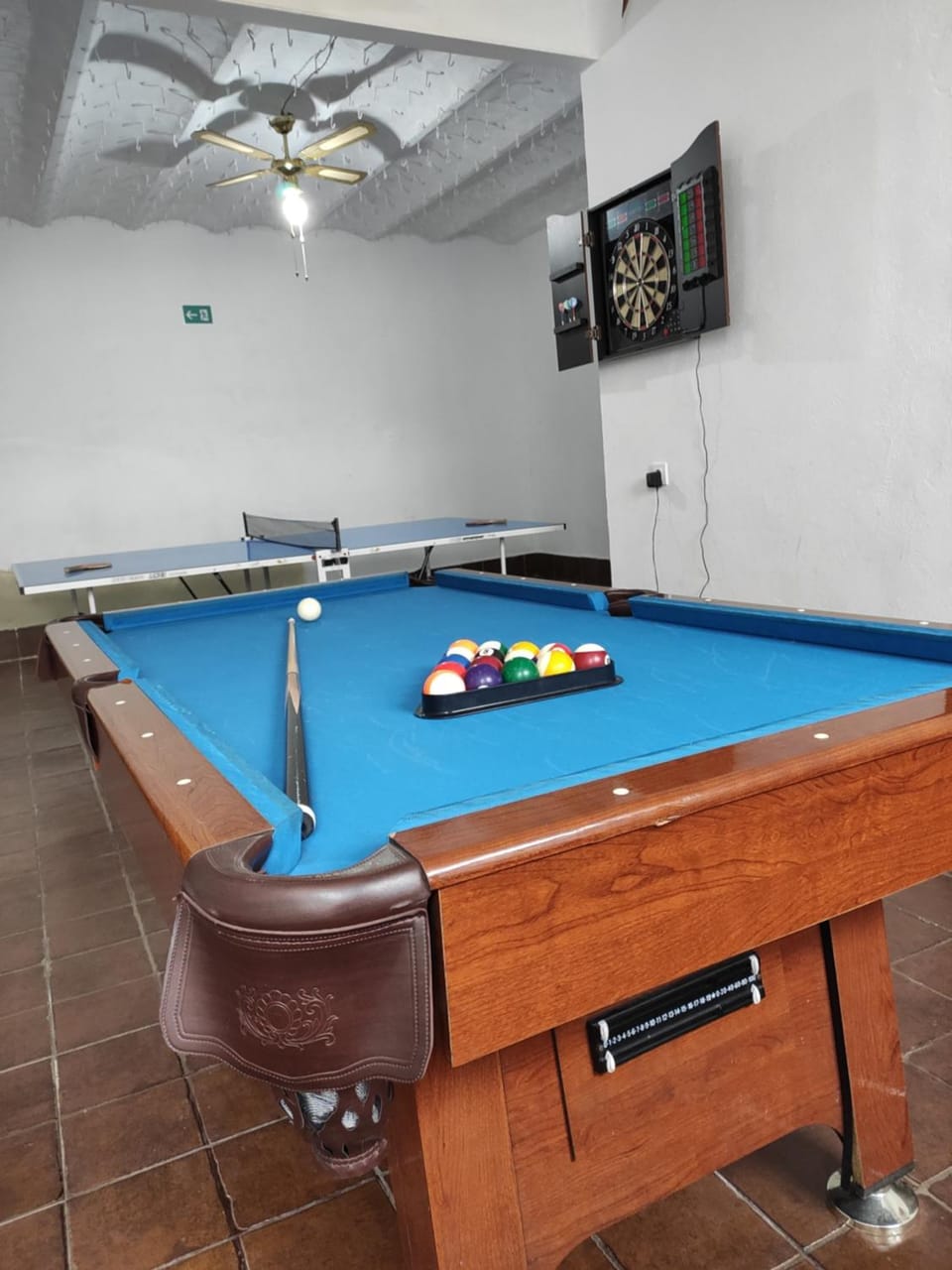 Billiard, Game Room