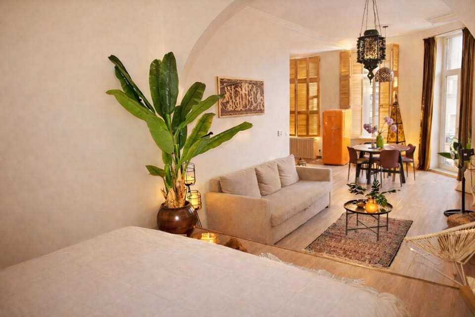 Bed, Living room, Photo of the whole room