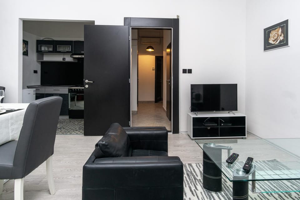 Communal lounge/ TV room, TV and multimedia, Living room, Lounge or bar, Seating area