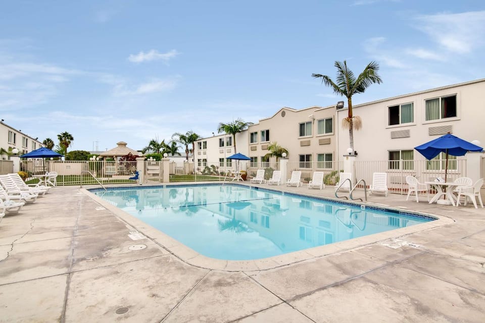 Day, On site, Pool view, Swimming pool, Time of day, ADAM