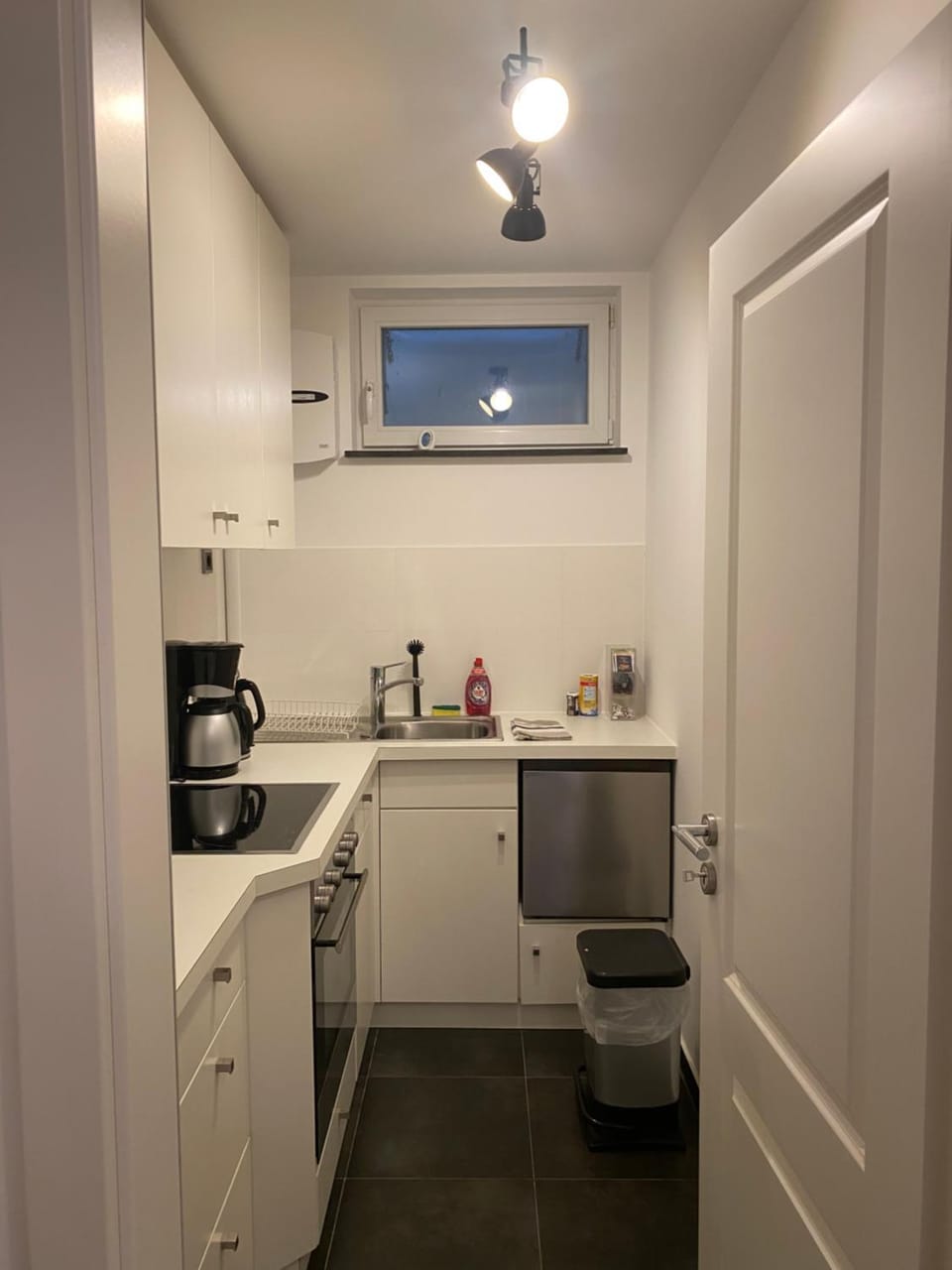 Helle Souterrainwohnung mit Komfort Apartment in Munich