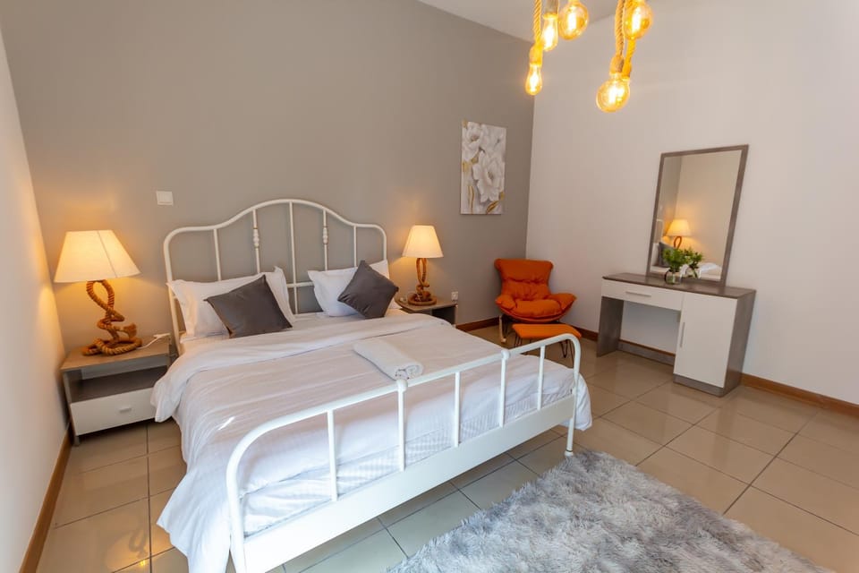 Masters and Double Rooms For Girls ONLY in Marina, Dubai Apartment in Dubai