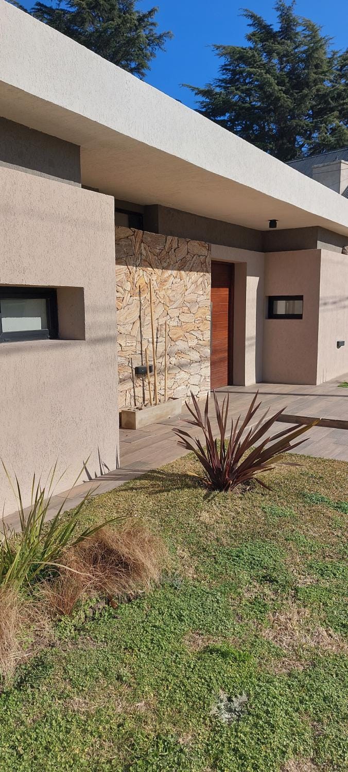 Casa Cardales MINI PISCINA CLIMATIZADA Villa in Sierra de La Ventana