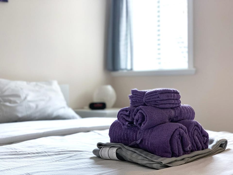 Bed, Seating area, Bedroom