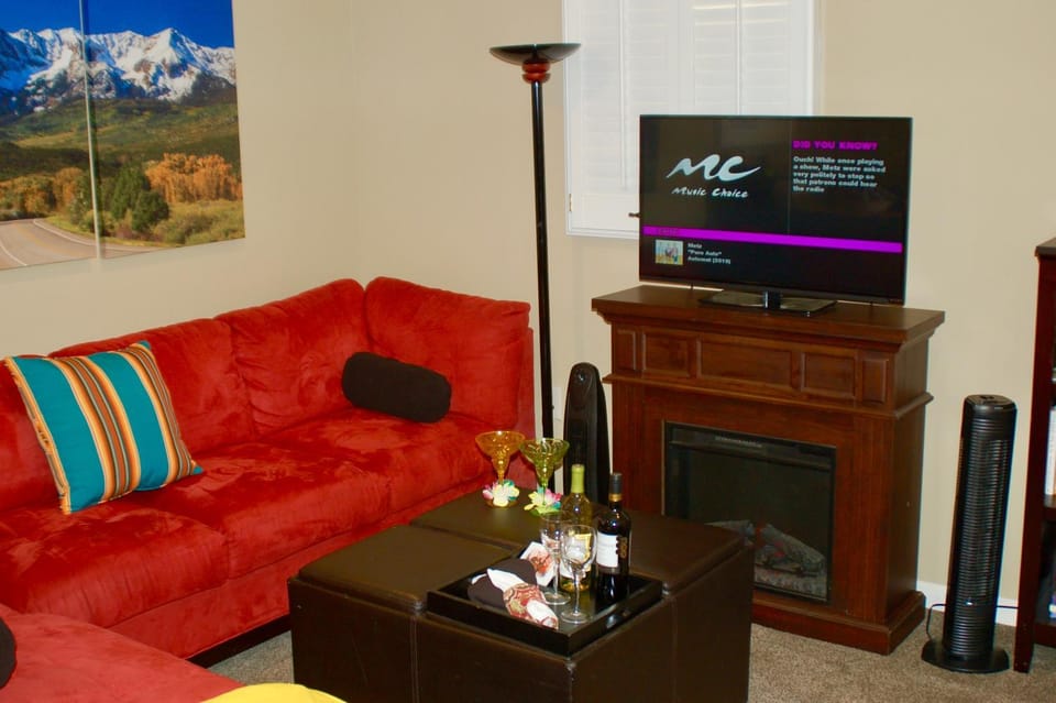 TV and multimedia, Living room, Seating area