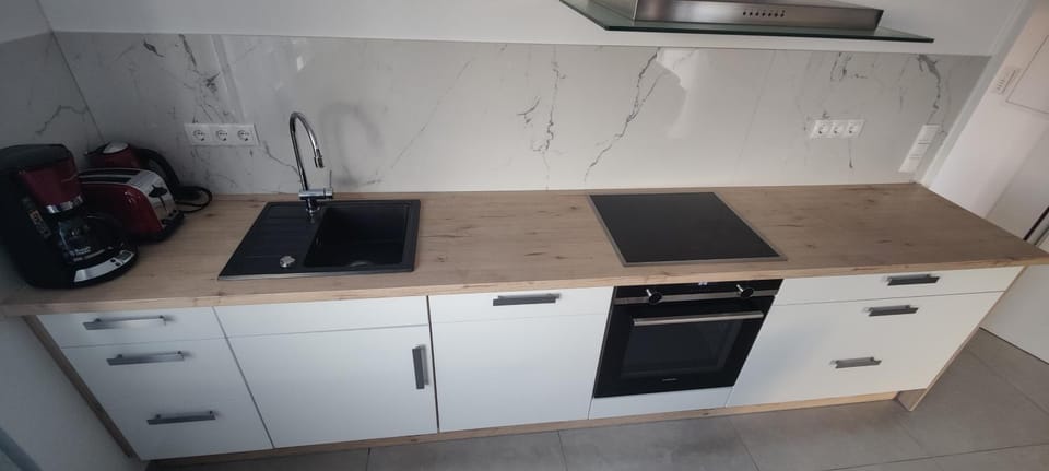 Kitchen or kitchenette, kitchen