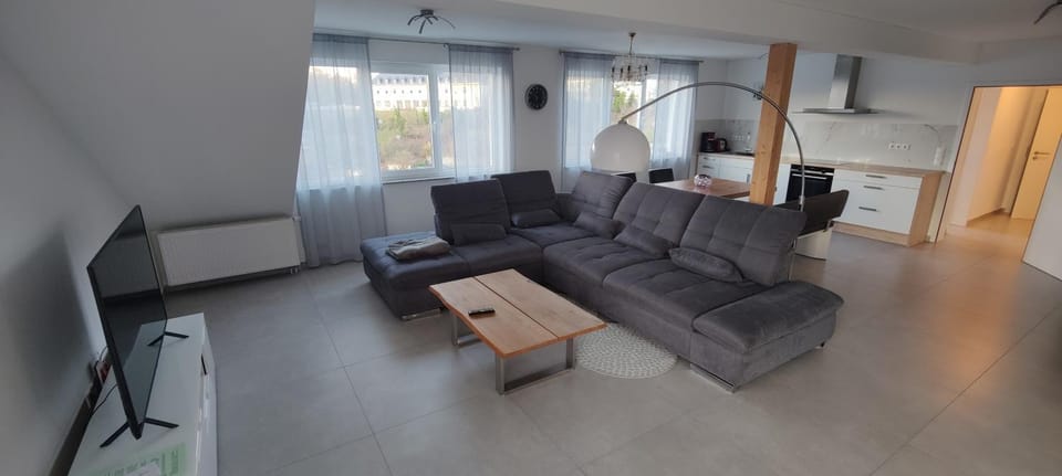 TV and multimedia, Kitchen or kitchenette, Living room, Seating area, Evening entertainment