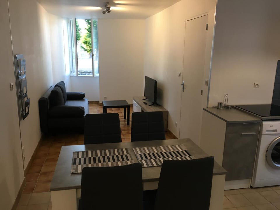 Living room, Seating area, Dining area