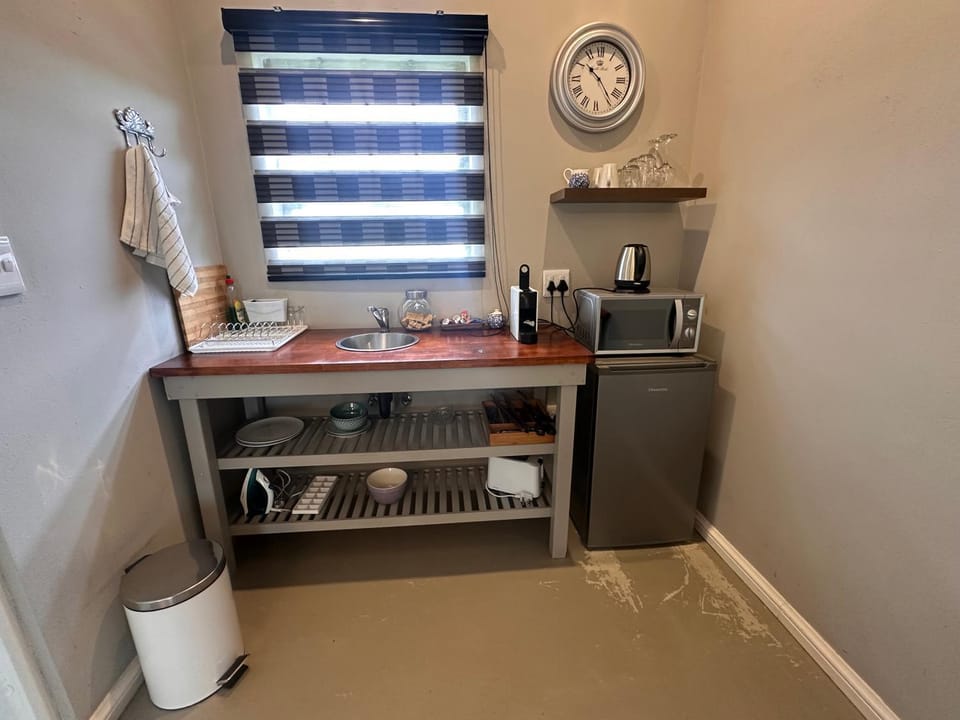 Steenkoppies estate semi self catering unit 1 Apartment in Gauteng