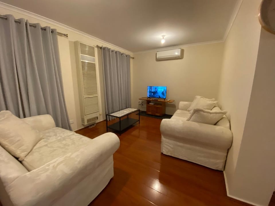 TV and multimedia, Living room, air conditioner