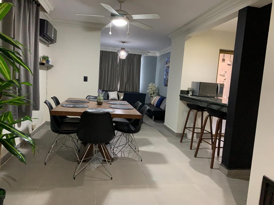 TV and multimedia, Kitchen or kitchenette, Living room, Dining area, air conditioner