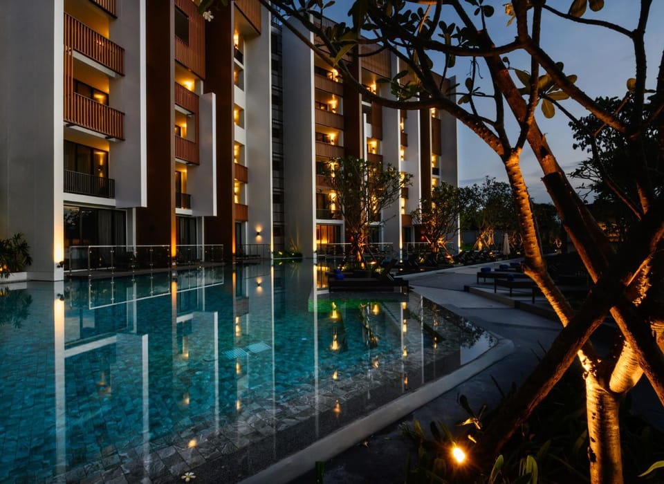 Property building, Pool view