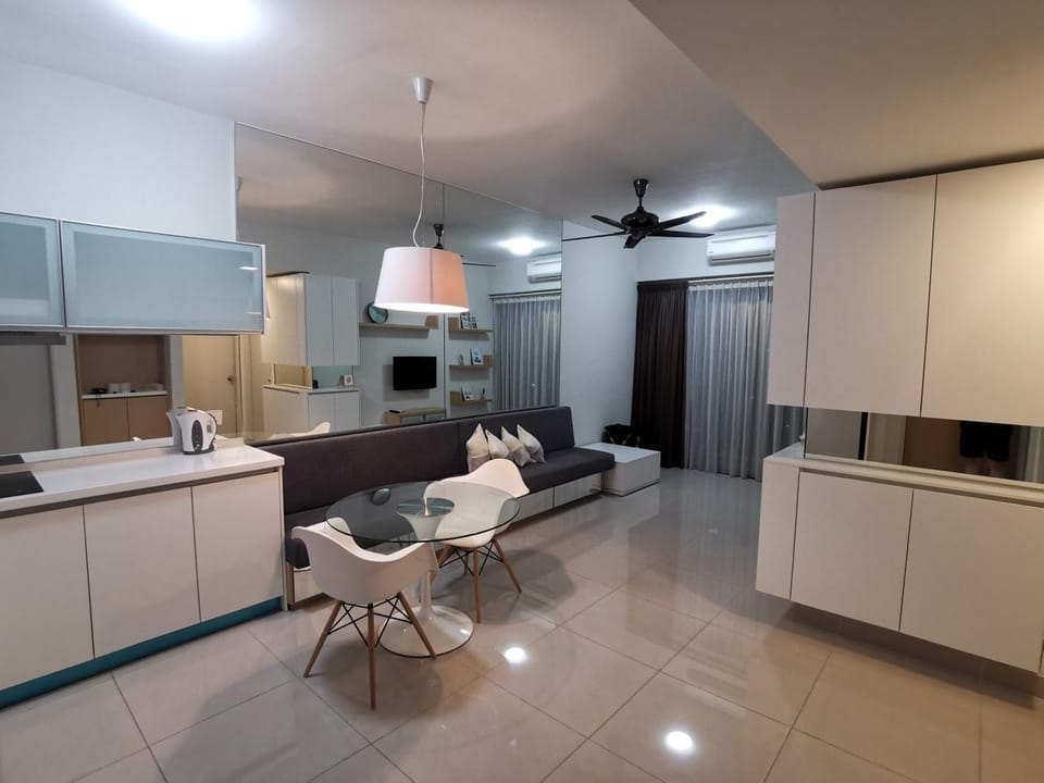 Living room, Seating area, Dining area