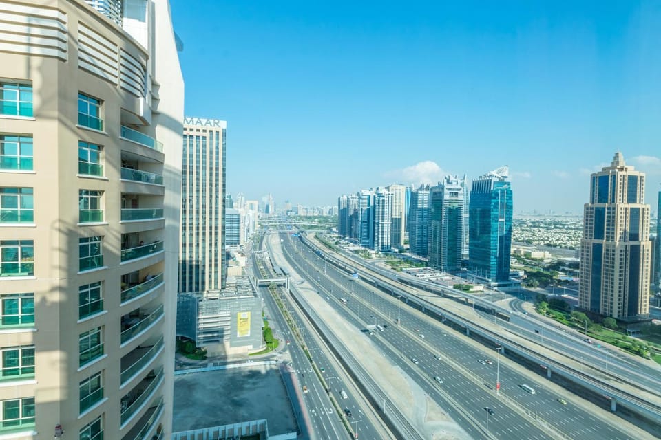 La Rivera Rooms for Ladies Apartment in Dubai