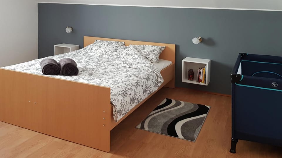 Bed, Bedroom