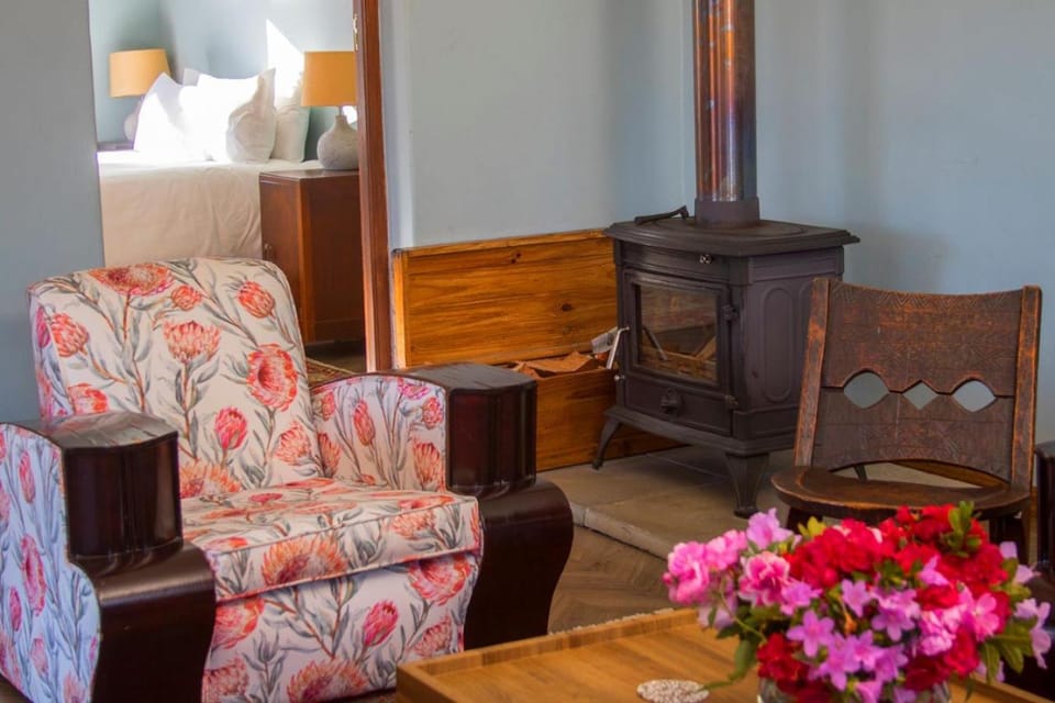 Living room, Seating area, fireplace