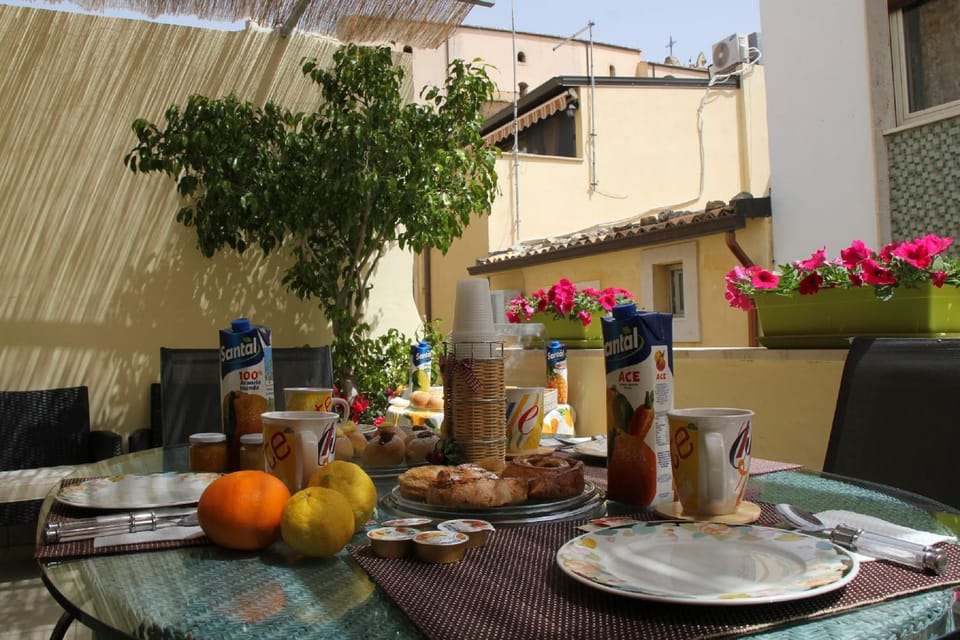 Balcony/Terrace, Food and drinks, Italian breakfast
