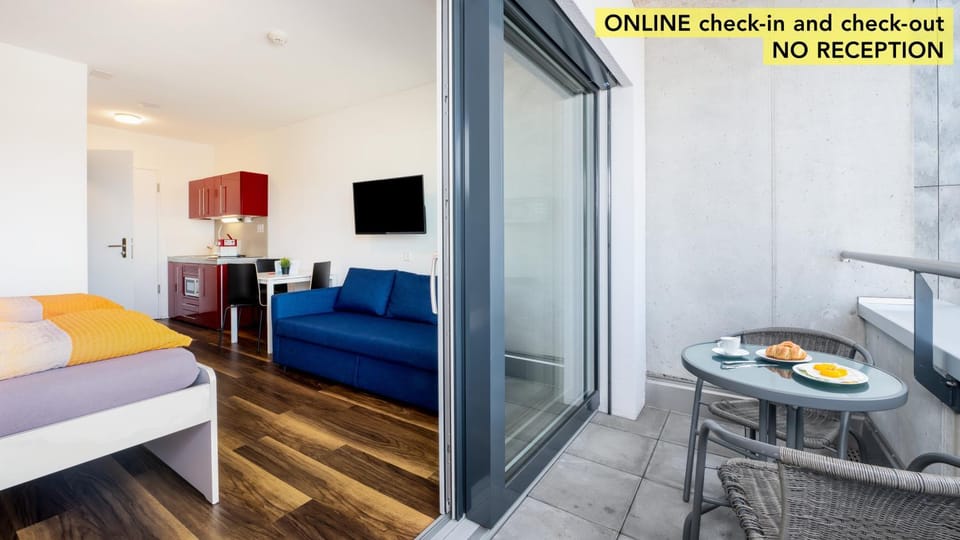 Balcony/Terrace, Kitchen or kitchenette, Bedroom