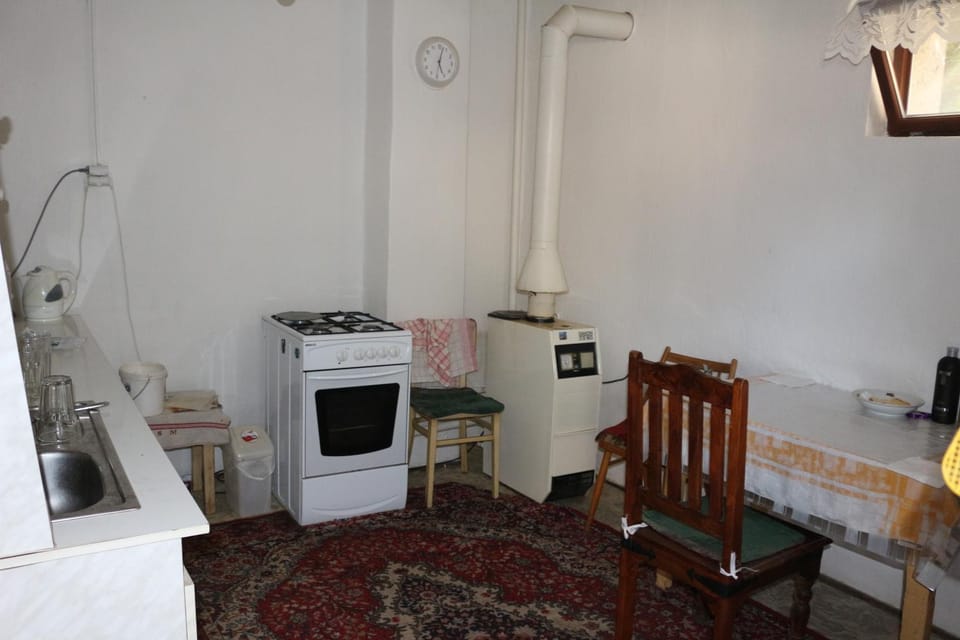 Dining area, Communal kitchen