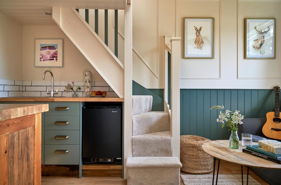 Kitchen or kitchenette, Living room, Seating area