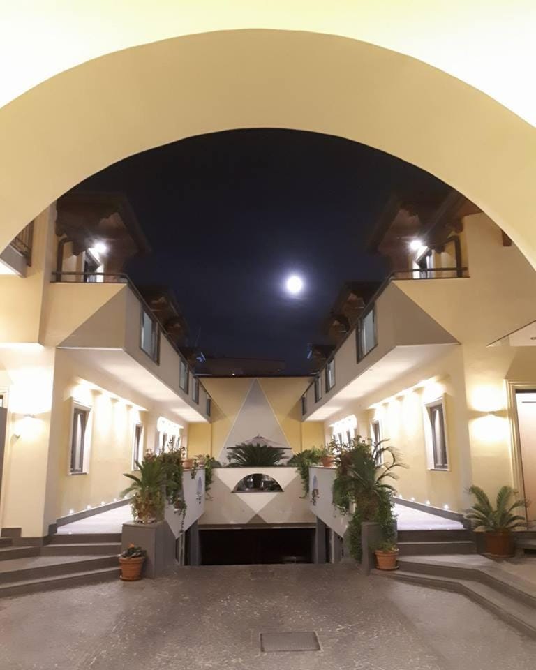 Patio, Staff, Facade/entrance, People, Balcony/Terrace, Lounge or bar, Garden view, Family