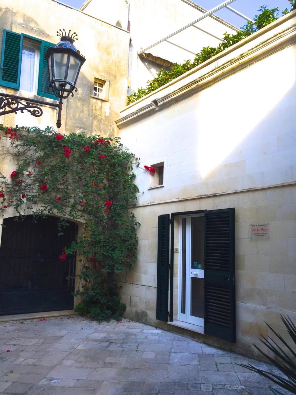 Facade/entrance