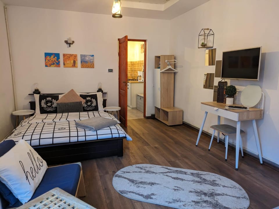 Bed, Living room, Photo of the whole room, Bedroom