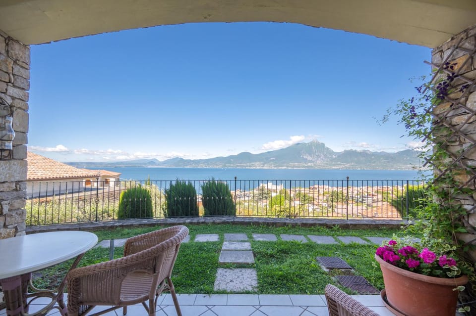 ApartmentsGarda - Villa Giada Apartment in Torri del Benaco