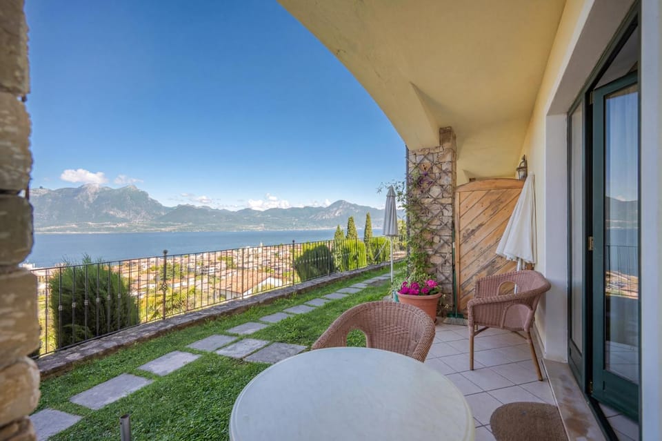 ApartmentsGarda - Villa Giada Apartment in Torri del Benaco